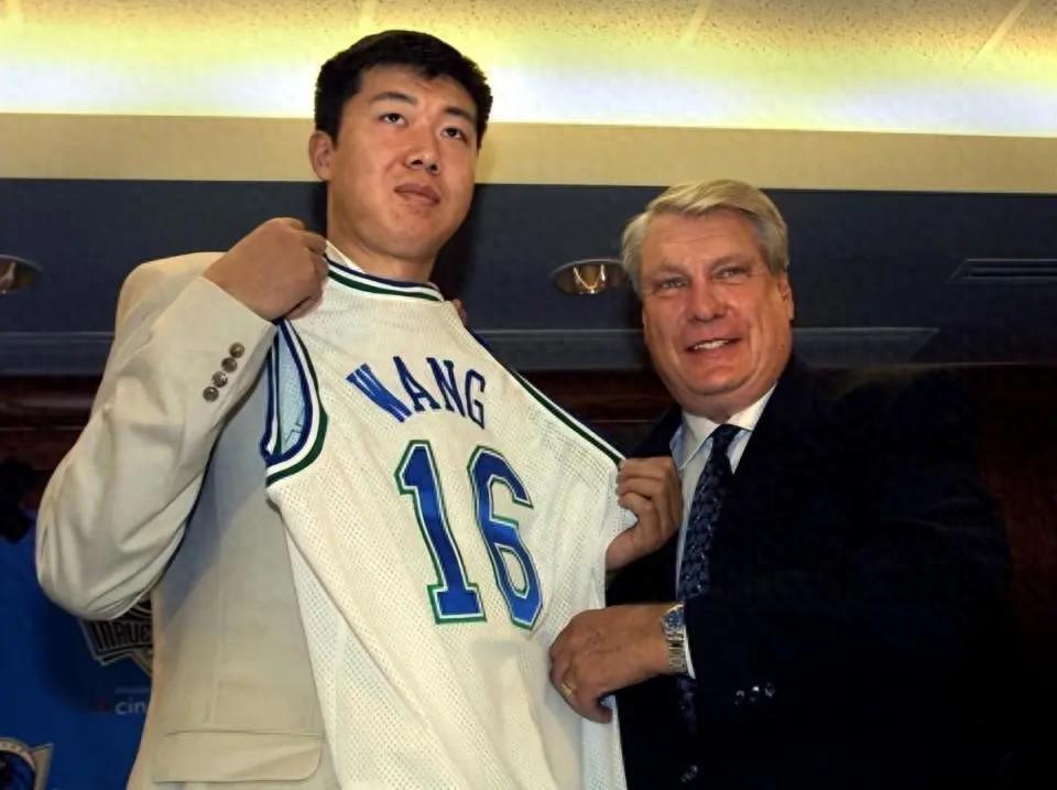 开云体育官方入口-中国首位NBA球员王治郅，退役后领NBA退休金，数额让人意外