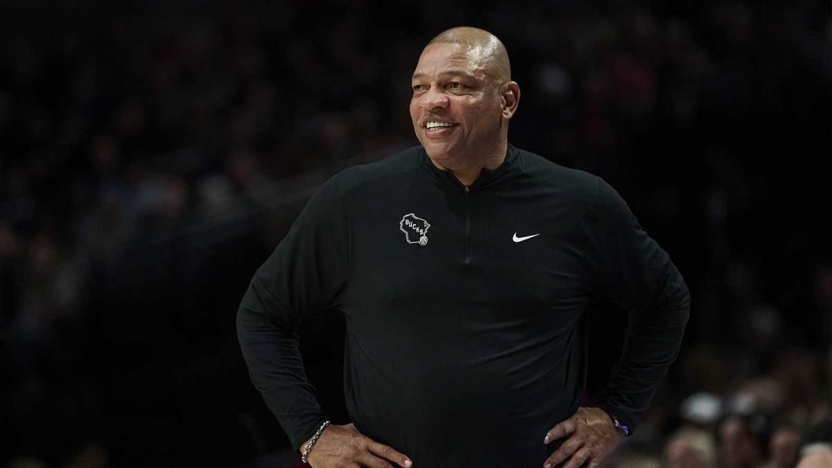 开云体育-反应不一，道格·里弗斯入选名人堂引发NBA球迷争议